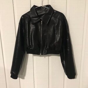 Cropped leather jacket